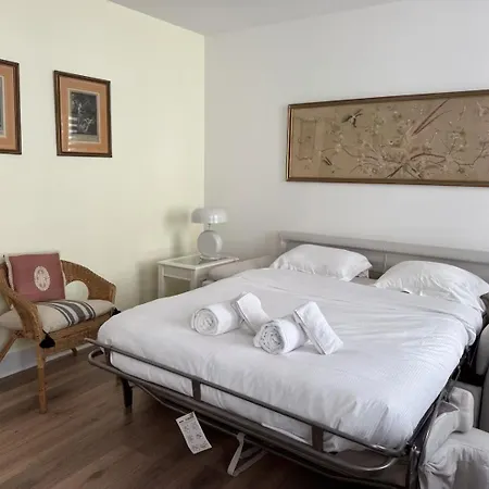 Typique 2 Pieces - Centre-ville - Rer A A 4 Min