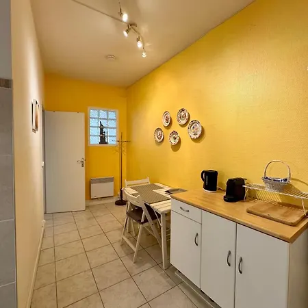 Typique 2 Pieces - Centre-ville - Rer A A 4 Min Apartamento